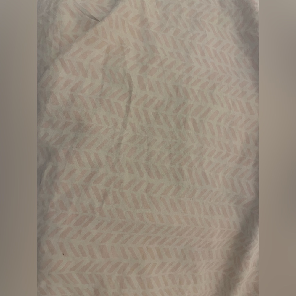 Pottery barn crib fitted sheet - pink - good used condition